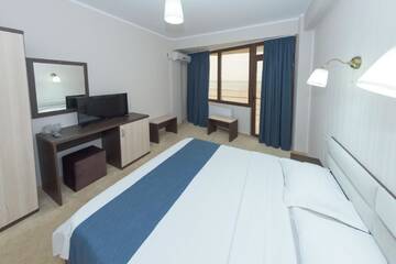 Фото номера Двухместный номер с 1 кроватью с видом на море Отель Hotel Promenada г. Мамая 5