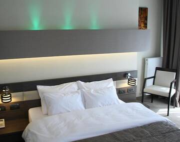 Фото номера Стандартный двухместный номер с 1 кроватью Отель Hotel Scapino г. Мамая 9