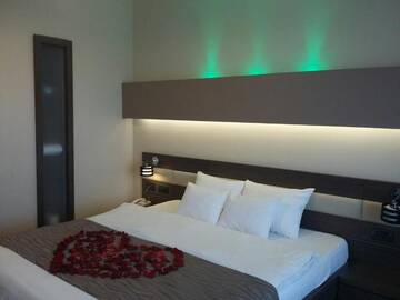 Фото номера Стандартный двухместный номер с 1 кроватью Отель Hotel Scapino г. Мамая 12