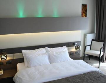 Фото номера Стандартный двухместный номер с 1 кроватью Отель Hotel Scapino г. Мамая 4