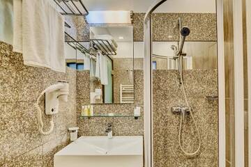 Фото номера Стандартный двухместный номер с 1 кроватью Отель Hotel Scapino г. Мамая 8