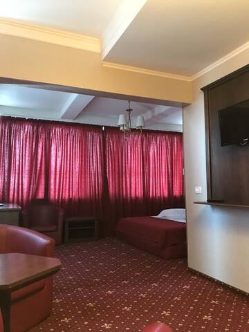 Фото номера Полулюкс с балконом и видом на море Отель Hotel Golden Palace г. Мамая 2