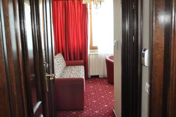 Фото номера Полулюкс с балконом и видом на море Отель Hotel Golden Palace г. Мамая 5