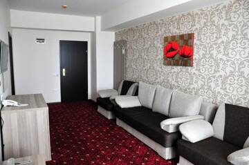 Фото номера Семейный люкс с видом на море Отель Hotel Agapi Mamaia г. Мамая 3