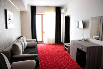 Фото номера Семейный люкс с видом на море Отель Hotel Agapi Mamaia г. Мамая 4
