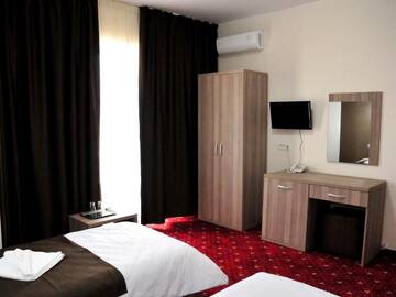 Фото номера Двухместный номер с 2 отдельными кроватями и видом на город Отель Hotel Agapi Mamaia г. Мамая 6