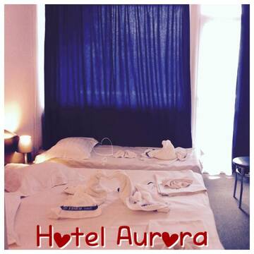 Фото номера Двухместный номер с 1 кроватью для 2 взрослых и 1 ребенка Отель Hotel Aurora г. Мамая 5