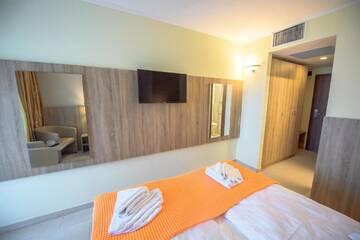 Фото номера Двухместный номер с 1 кроватью Отель Hotel Piccadilly г. Мамая 5