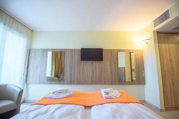 Фото номера Двухместный номер с 1 кроватью Отель Hotel Piccadilly г. Мамая 16