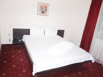Фото номера Трехместный номер Отель Hotel Marie г. Мамая 8
