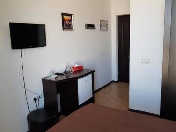 Фото номера Одноместный номер с балконом и боковым видом на море Отель Hotel Solea Beach г. Мамая 2