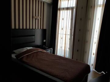Фото номера Одноместный номер с балконом и боковым видом на море Отель Hotel Solea Beach г. Мамая 6