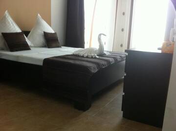 Фото номера Апартаменты с с 2 спальнями и балконом, боковой вид на море Отель Hotel Solea Beach г. Мамая 10