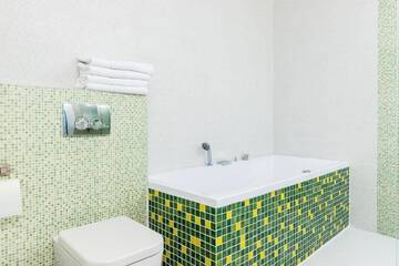 Фото номера Люкс с балконом Отель Hotel On Plonge Junior г. Мамая 6