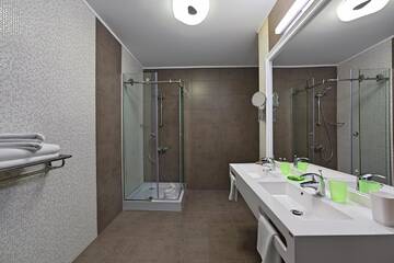 Фото номера Апартаменты с 2 спальнями Апарт-отели Tomis Garden Aparthotel г. Мамая 12