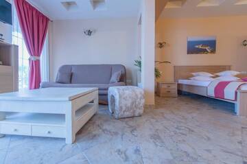 Фото номера Люкс с балконом Отель Hotel Ges г. Мамая 2