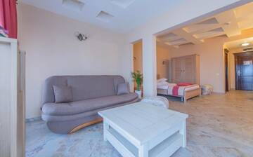 Фото номера Люкс с балконом Отель Hotel Ges г. Мамая 3