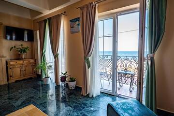 Фото номера Апартаменты с видом на море Отель Hotel Ges г. Мамая 4