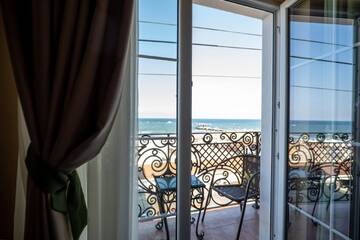 Фото номера Апартаменты с видом на море Отель Hotel Ges г. Мамая 3