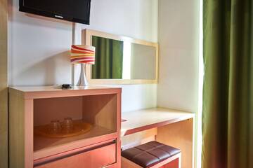 Фото номера Двухместный номер эконом-класса с 1 кроватью Отель Hotel Alma Mamaia г. Мамая 5
