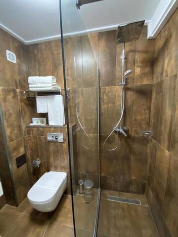 Фото номера Двухместный номер Делюкс с 1 кроватью и балконом Отель Quartz Boutique Hotel г. Мамая 13