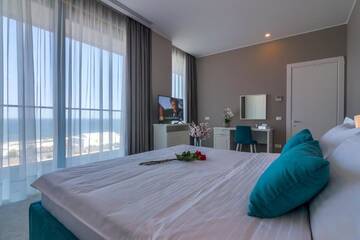 Фото номера Представительский суперлюкс с террасой Отель Nyota Hotel &amp; Conference Center г. Мамая 2