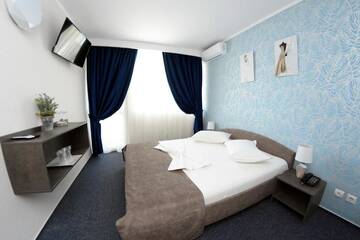 Фото номера Двухместный номер с 1 кроватью или 2 отдельными кроватями Отель Hotel Victoria г. Мамая 9