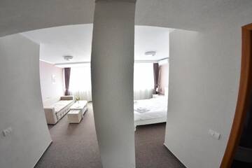 Фото номера Семейный люкс Отель Hotel Victoria г. Мамая 6