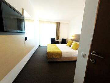 Фото номера Superior Queen Room without Sea-view, JUNONA building Отель Zenith - Top Country Line - Conference &amp; Spa Hotel г. Мамая 6