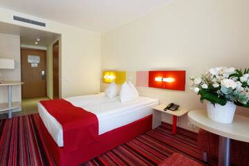 Фото номера Standard Queen Room without Sea-View, JUPITER Building Отель Zenith - Top Country Line - Conference &amp; Spa Hotel г. Мамая 4