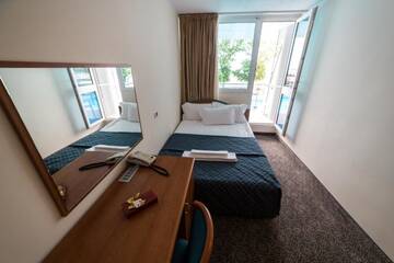 Фото номера Одноместный номер с видом на сад Отель Hotel Bavaria Blu г. Мамая 2