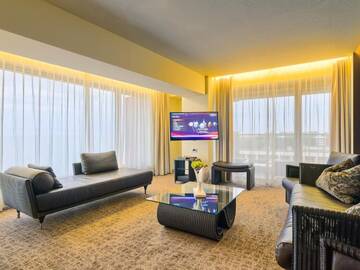 Фото номера Представительский люкс с фронтальным видом на море Отель Vega Hotel г. Мамая 5