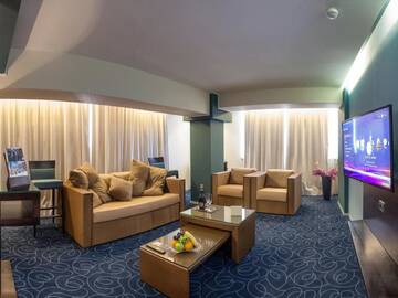 Фото номера Полулюкс с боковым видом на море Отель Vega Hotel г. Мамая 4