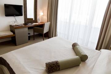 Фото номера Двухместный номер с 1 кроватью Отель Iaki Conference &amp; Spa Hotel г. Мамая 3