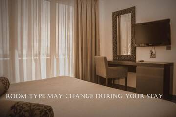 Фото номера Номер с гибкими условиями проживания Отель Iaki Conference &amp; Spa Hotel г. Мамая 3