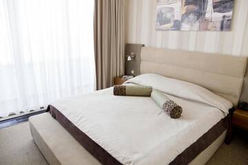 Фото номера Double Room  - Christmas Offer Отель Iaki Conference &amp; Spa Hotel г. Мамая 11