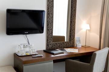 Фото номера Double Room - Relaxation Delight Отель Iaki Conference &amp; Spa Hotel г. Мамая 4