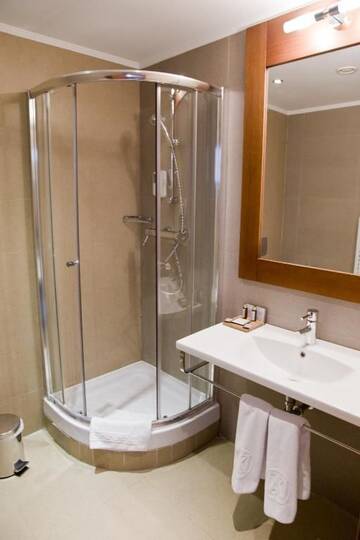 Фото номера Double Room - Rusalii Отель Iaki Conference &amp; Spa Hotel г. Мамая 6