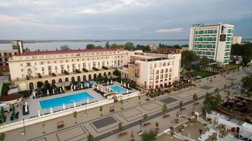 Фото номера Double Room - Snowfall Express Отель Iaki Conference &amp; Spa Hotel г. Мамая 2