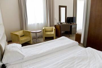 Фото номера Улучшенный семейный двухместный номер с 1 кроватью Отель Iaki Conference &amp; Spa Hotel г. Мамая 4