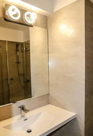 Фото номера Двухместный номер с 1 кроватью и балконом, вид на море Отель Alcor Beach Hotel г. Мамая 7