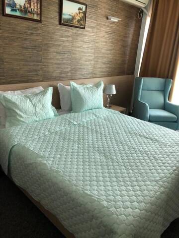 Фото номера Двухместный номер с 1 кроватью и балконом, вид на море Отель Alcor Beach Hotel г. Мамая 11