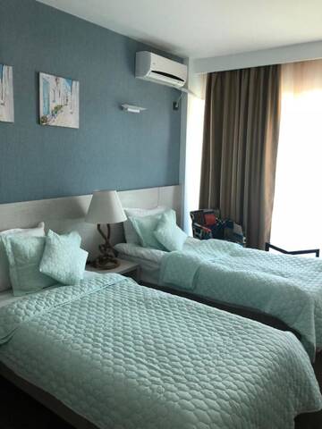 Фото номера Стандартный двухместный номер с 2 отдельными кроватями Отель Alcor Beach Hotel г. Мамая 6