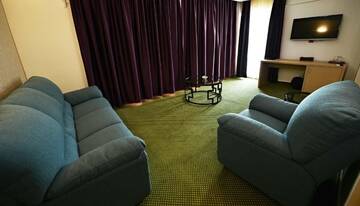 Фото номера Апартаменты с видом на море Отель Alcor Beach Hotel г. Мамая 6